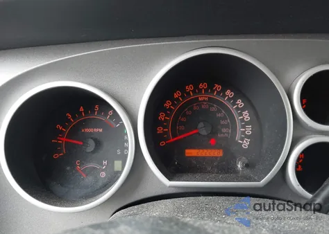 2011 Toyota Tundra Grade 4.6L V8 z USA, uszkodzony, nr VIN 5TFRM5F15BX033966